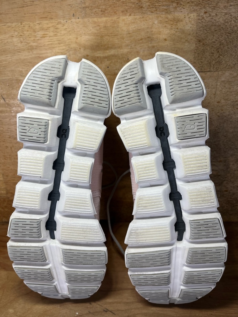 On Cloud 5 REFLECTIVE Womens Size 9.5 Running Shoes Sneakers Light Pink - Picture 8 of 12